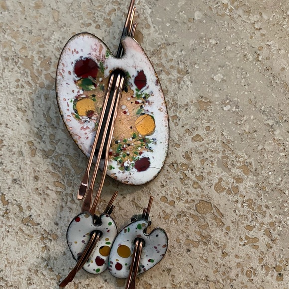 Vintage painter Broach and clip-on earnings - Picture 2 of 4